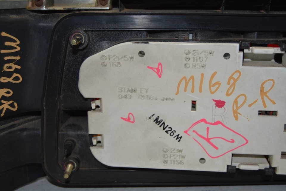 1990-1992 MAZDA 626 PASAJERO LADO DERECHO EXTERIOR LUZ TRASERA LÁMPARA FABRICANTE ORIGINAL, 166-58504 Foto 3 de 4