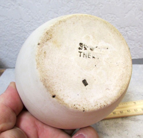 Vintage Standard Trenton Mortar bowl only, 3 x 4.75 inch, some wear on lip - Picture 4 of 5
