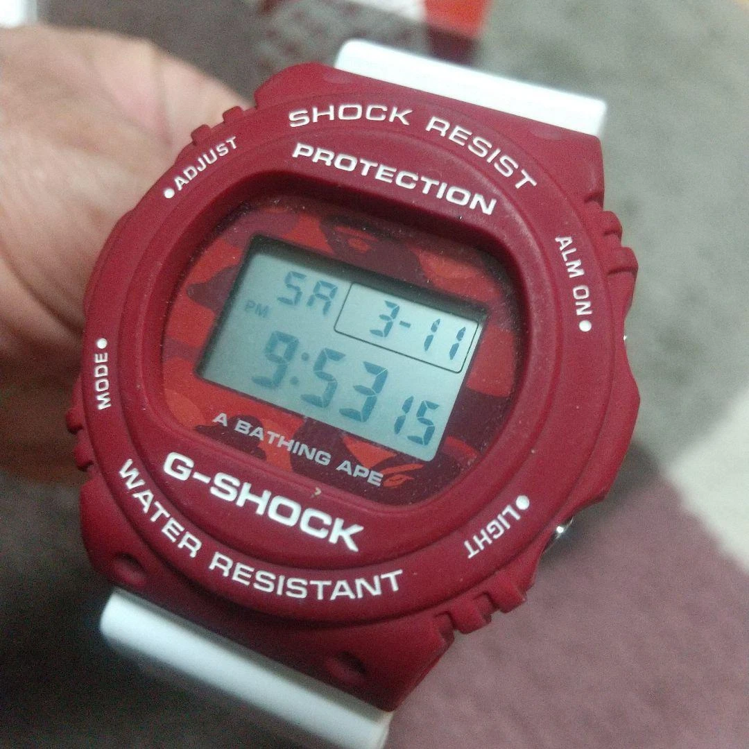 A BATHING APE x G-SHOCK Collab Watch Red Camo BAPE Logo with Box