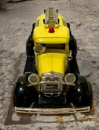 Liberty Classics Jim Deist Safety Truck Bank with Key Limited Edition - Picture 2 of 4