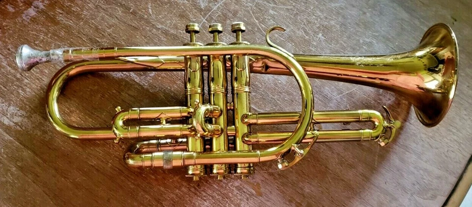 VINTAGE H.N. WHITE CO. KING CORONET MODELO 293674 con BOQUILLA Y ESTUCHE Foto 3 de 4