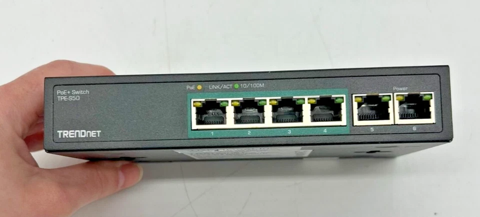 Trendnet 6-Port Fast Ethernet PoE+ Switch TPE-S50 With Metal Housing Wall Mount - Image 2 of 4
