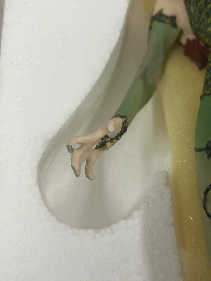 Batman & Robin Película Uma Thurman Hiedra Venenosa Estatua DC Comics 13’ Estatua Dañada Foto 3 de 4