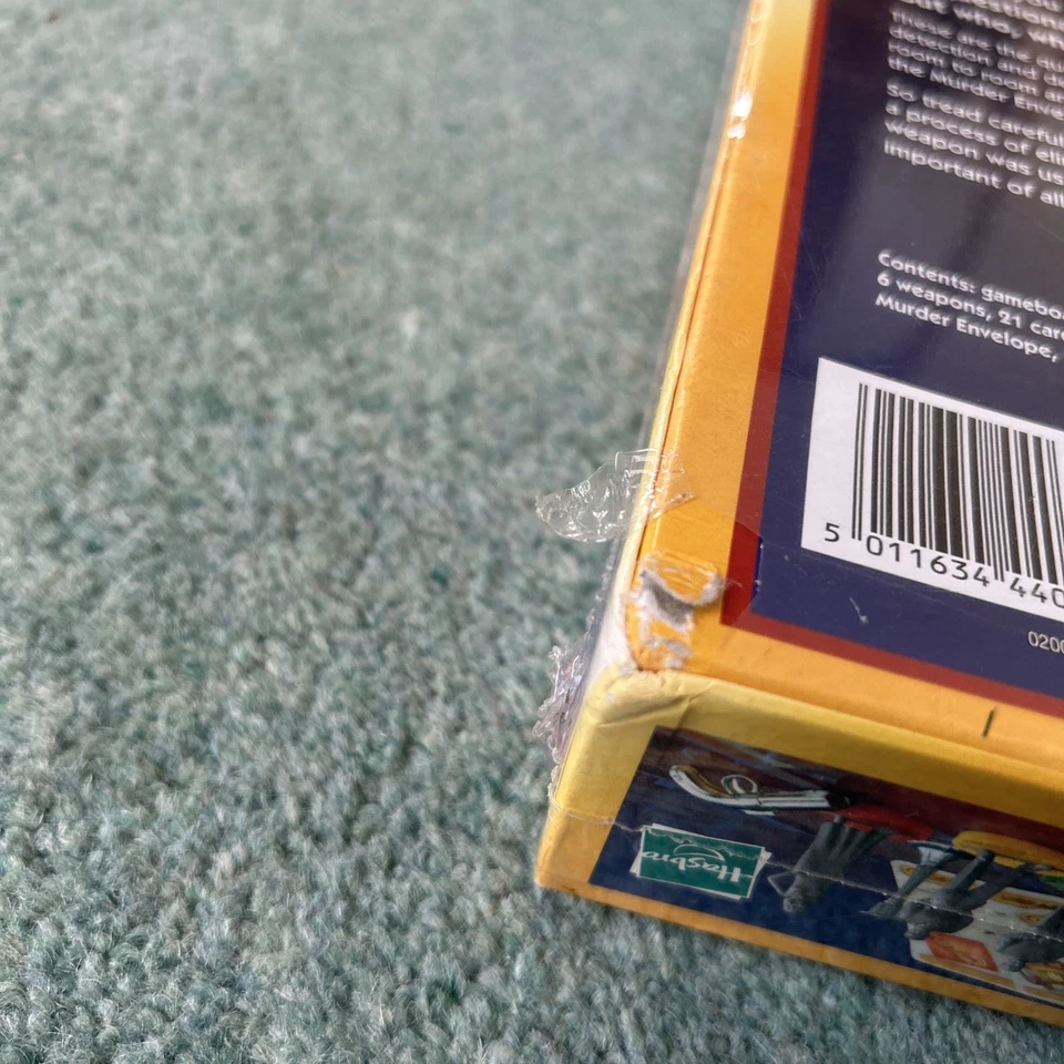 Vintage Cluedo The Classic Detective Board Game- 2000 Hasbro- New & Sealed  - Image 2 of 4