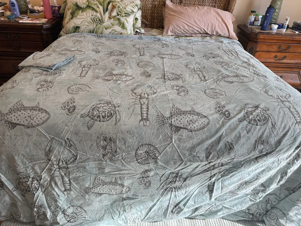 Pottery Barn King Size 5% Organic Cotton Duvet Cover And King Shams Seacrest - Image 2 of 4