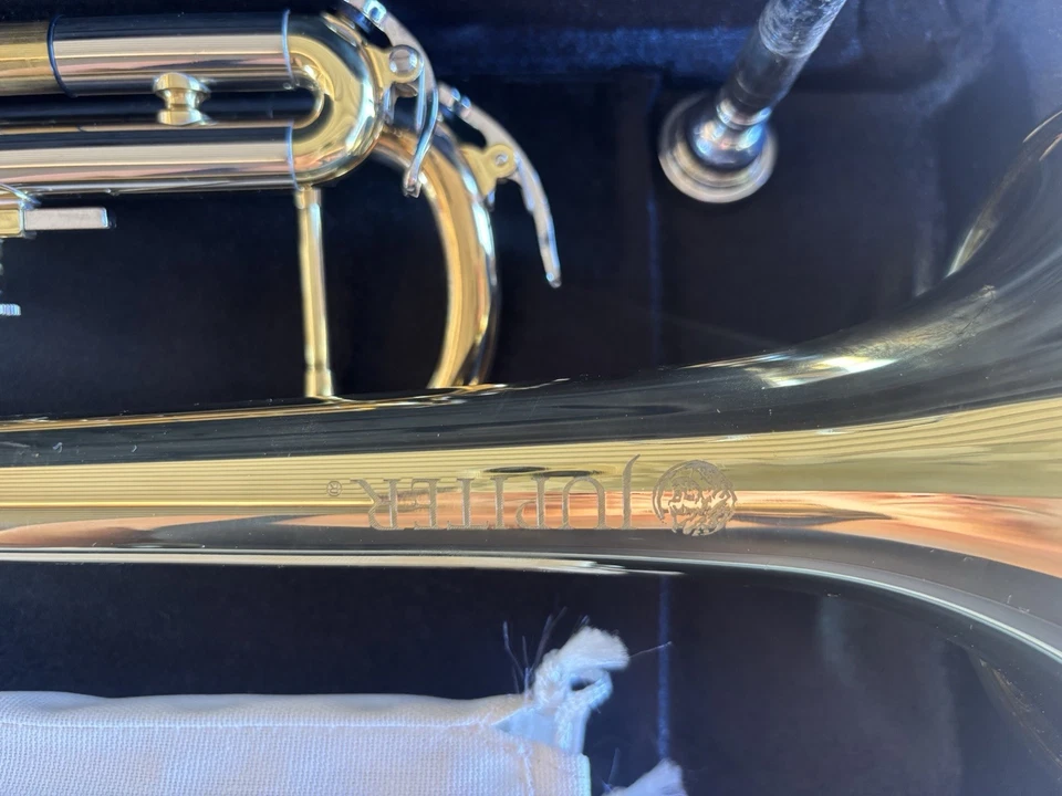 Jupiter JTR700A Студенческая Труба Bb - Отличное Состояние товара с Жестким Чехлом - Изображение 2 из 4