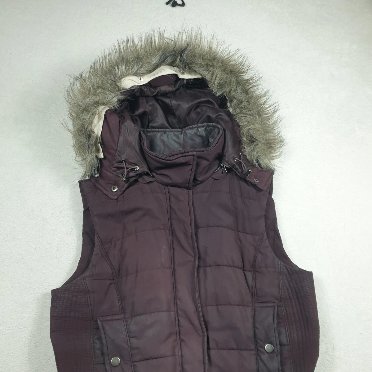 Witchery Womens Puffer Vest Jacket Size 12 Red Zip Up Crew Neck