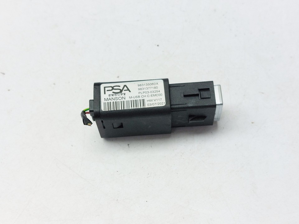 PEUGEOT 2008 MK2 USB TYPE C SOCKET PORT OUTLET 2021 9831131506DX eBay
