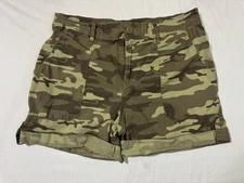 Social Standard by Sanctuary Camo Roll Tab Cuff Shorts Womens size M