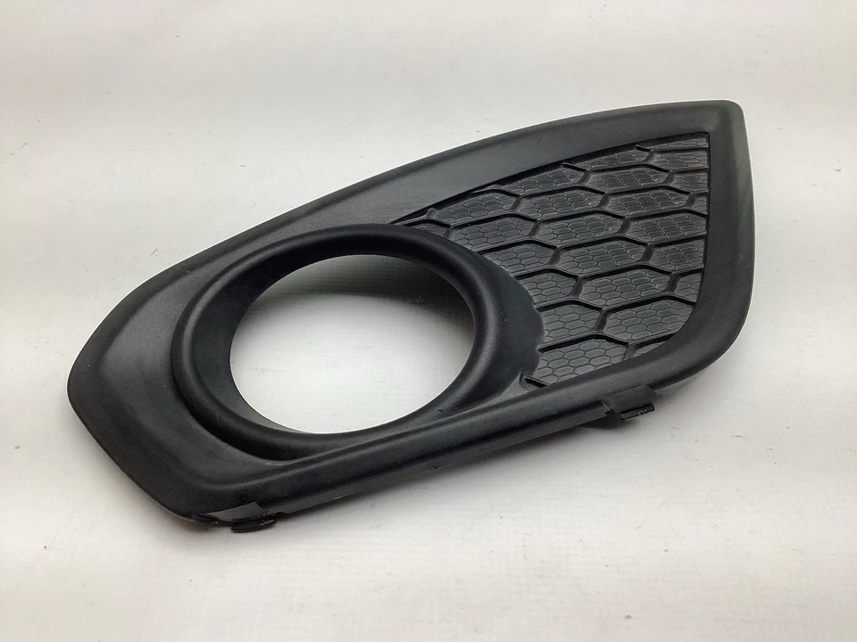 Cubierta de luz antiniebla lado izquierdo Volvo C30 2011-2013 31298171 OEM Foto 2 de 4