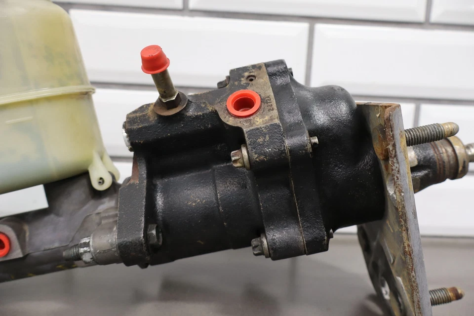 1999-2002 Chevy GMC 2500HD Hydroboost amplificador de freio com cilindro mestre fabricante de equipamento original - Imagem 4 de 4