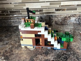 Lego Minecraft 21120 & 21134 The Snow Hideout & Waterfall Base w/ All Manuals
