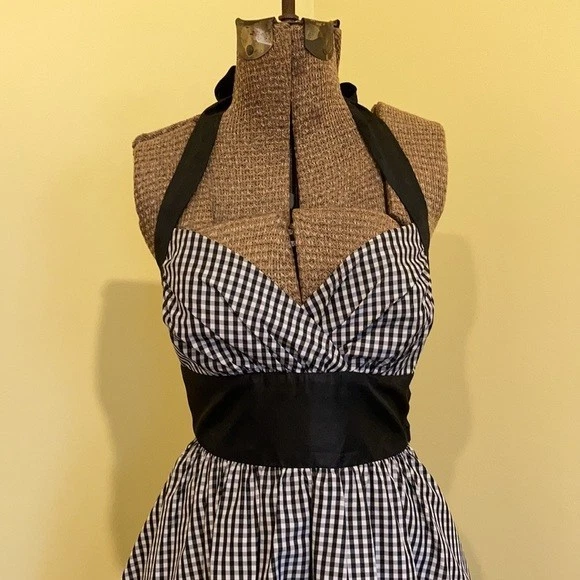 Vestido Halter Betsey Johnson anos 50 Vibes Gingham - Imagem 2 de 4