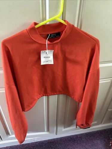 Ladies Brand New Cropped Top From Bershka