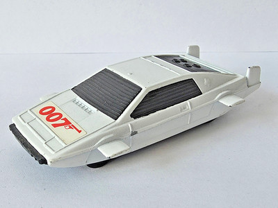 (6891) Corgi Juniors 007 Lotus Esprit weiss