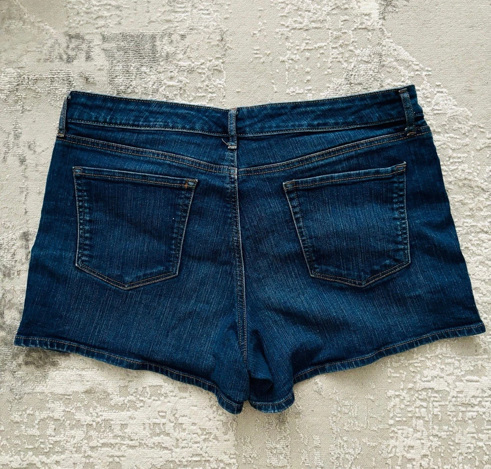 Pantalones Cortos de Jean para Mujer de Jessica Simpson ~Muy Poco Uso~ Talla 14 Foto 3 de 3