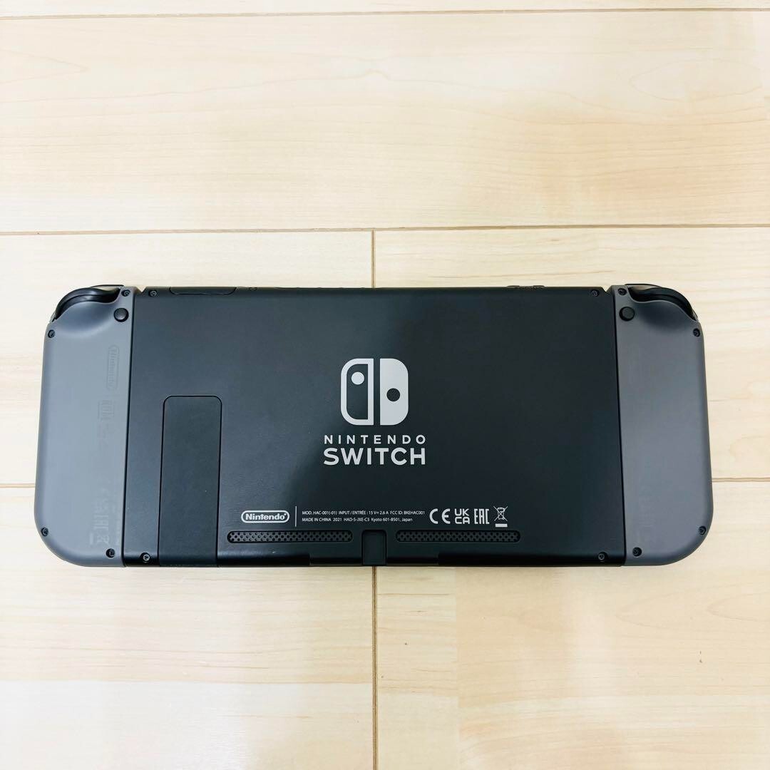 Nintendo Switch V2 Gray Joy Cons 32GB Gaming Console Nintendo Switch V2 Gray Joy Cons 32GB Gaming Console