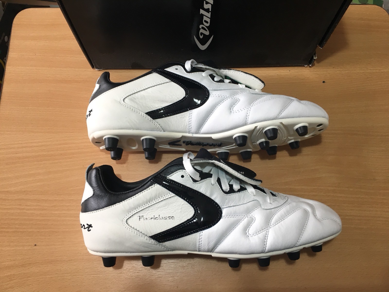 Valsport fuoriclasse blancoo Moldeado FG botas de fútbol patrimonio Clásico US 12.5-13 Valsport fuoriclasse blancoo Moldeado FG botas de fútbol patrimonio Clásico US 12.5-13