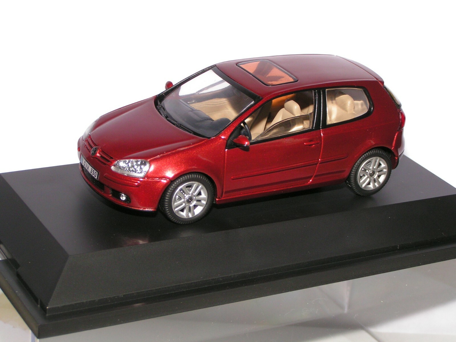 Volkswagen Golf V 3 portes Schuco voiture miniature 1:43 de collection