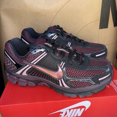 NEW Nike Zoom Vomero 5 Black Burgundy Crush Team Red NBY IB8929-002 Women Size 7