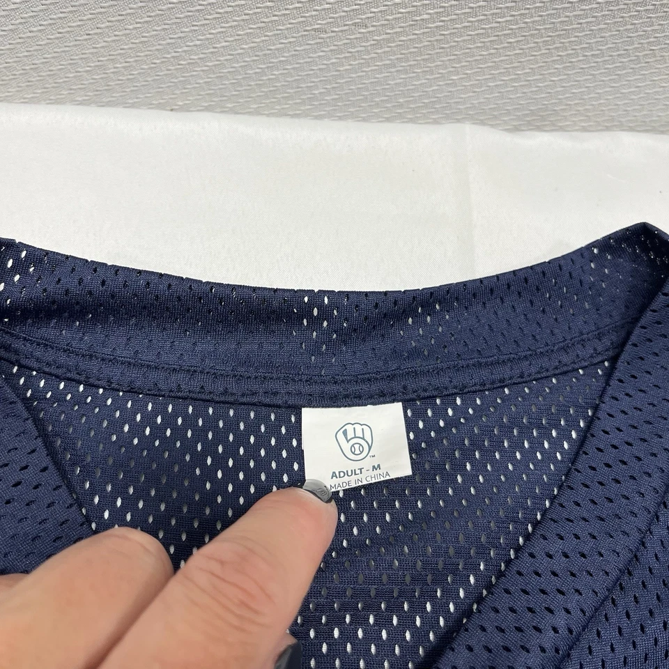 Camiseta de béisbol Milwaukee Brewers SS botón azul marino malla CBS News 58 promoción para hombre M Foto 2 de 4