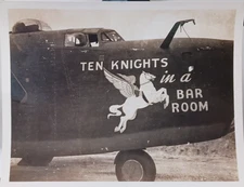 WWII Nose Art Snapshot Org 90th Bomb Group Jolly Rogers "Ten Knights " JRR23