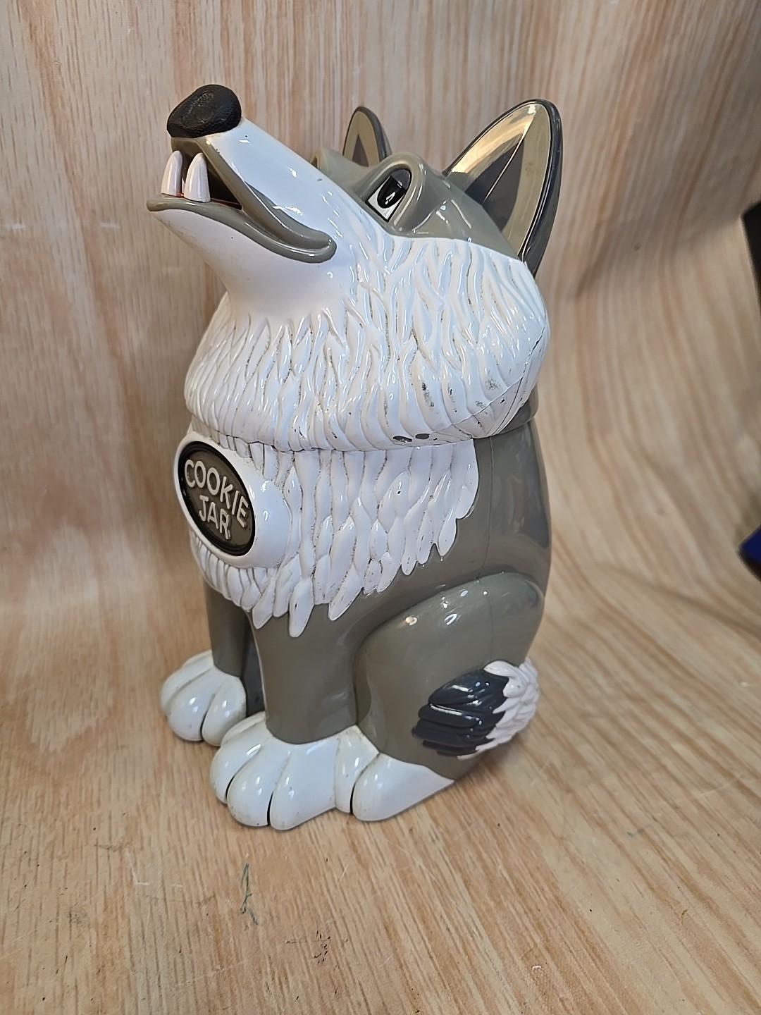 Vintage Fun-damental Plastic Howling Wolf Cookie Jar See Pictures Details /Wear