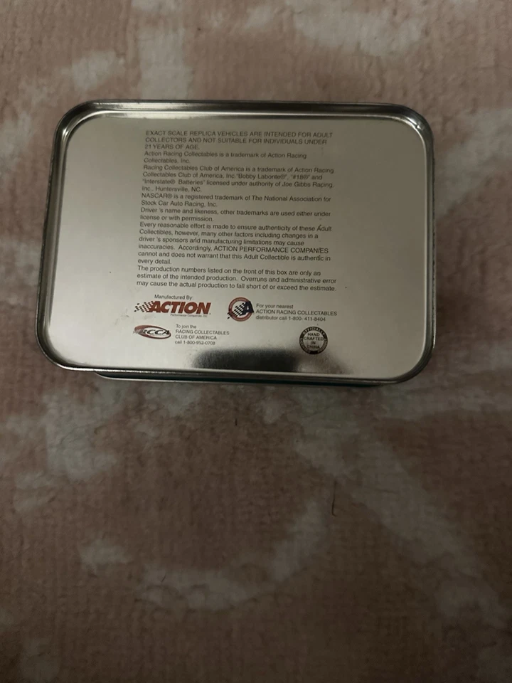 #18 Bobby Labonte, campeón de copa de baterías interestatales 2000, juego de lata para 2 autos, 1/64 Foto 3 de 4