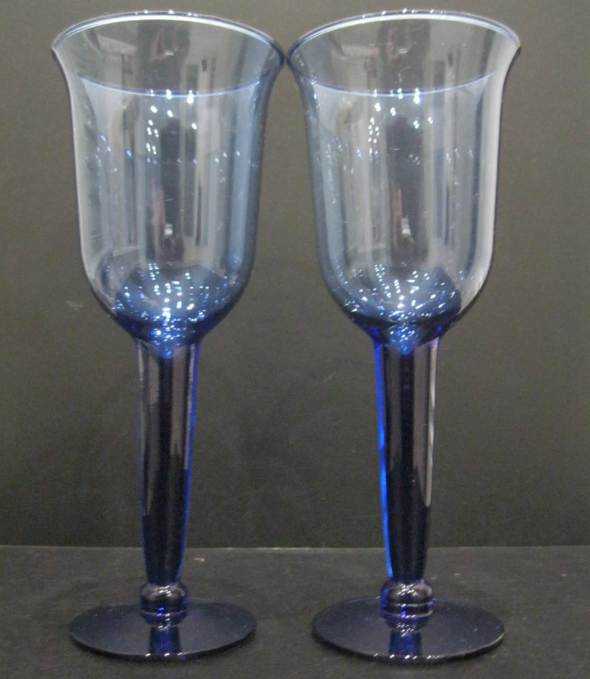 2x Cobalt Blue Wine Glasses/Wine Goblets - Excellent Conditon - Image 3 of 4