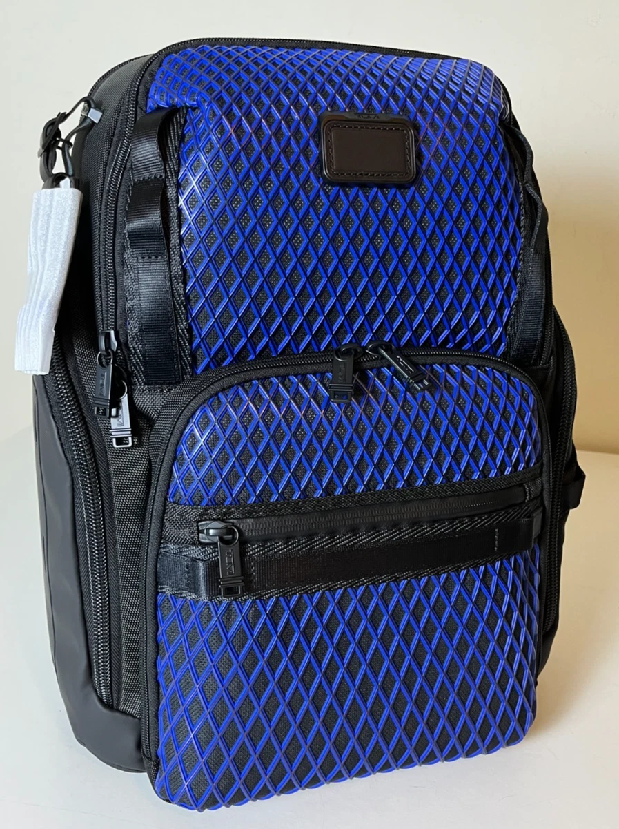 does tumi make a carry on backpack Luggage: Men's Backpacks Design Options:Design E as a packable backup 150 yard Shimano Baitrunner 12000 OC