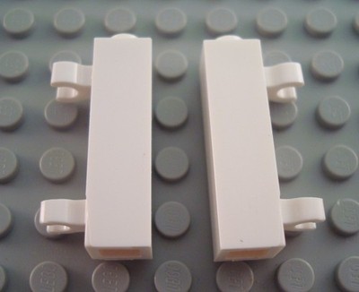 LEGO Lot of 2 White 1x1x3 Bricks with Vertical Clips