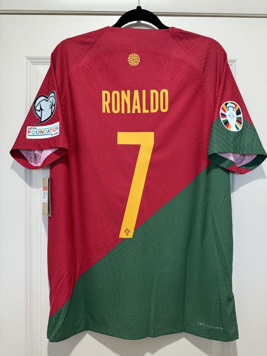 Cristiano Ronaldo #7 Mens LARGE Nike Portugal Authentic Cristiano Ronaldo #7 Mens LARGE Nike Portugal Authentic