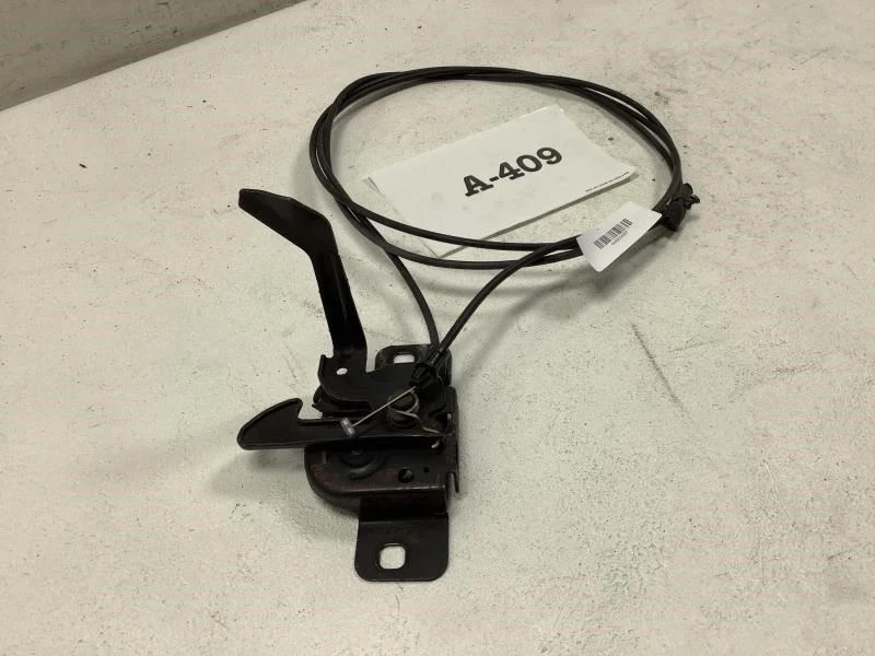 Dodge Magnum 2008 capó delantero bloqueo cierre cierre con cable de liberación OEM Foto 2 de 4