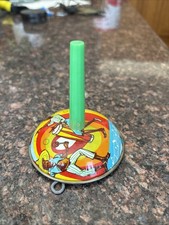 Vintage 1950s U.S. Metal Toy Mfg Tin Litho New Year  s Eve Dancers Noise Maker