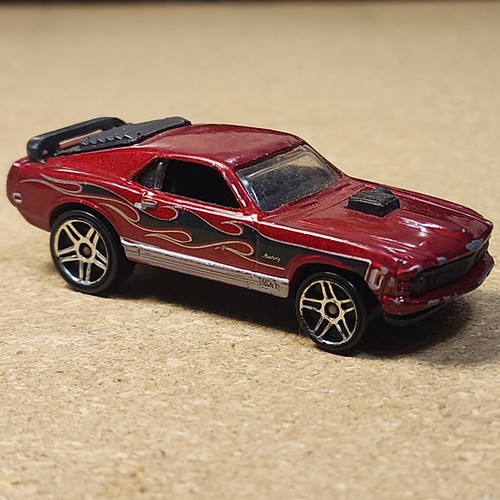 Mustang Mach 1 1997 Hot Wheels Mattel HW China Maroon w/ Black Flames