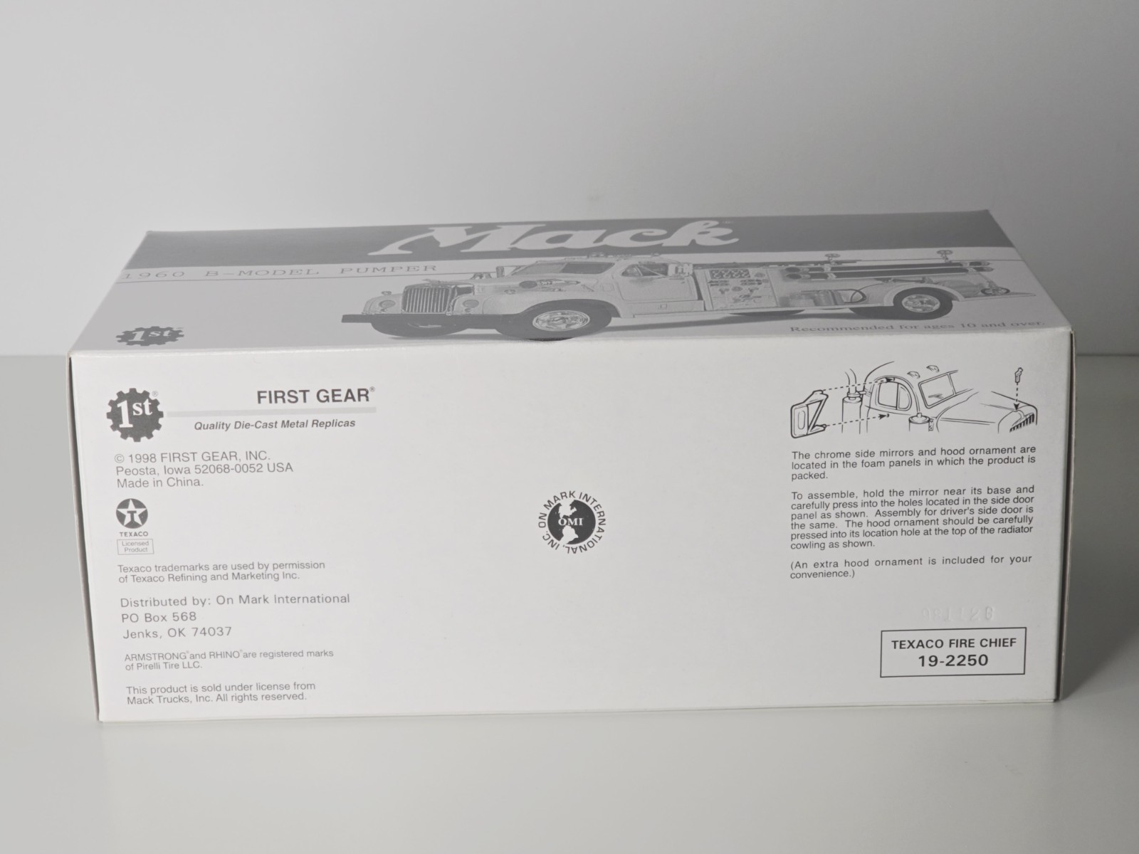 First Gear - 1960 B Model Pumper Texaco Fire Chief - 1:34 Diecast #19-2250