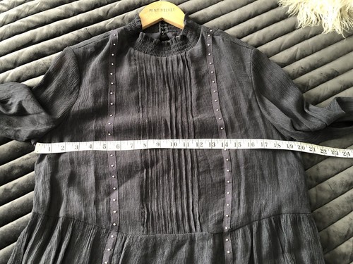 Splendido abito corto con borchie blu navy in velluto come nuovo taglia 14-16 (16 etichette) - Foto 4 di 7