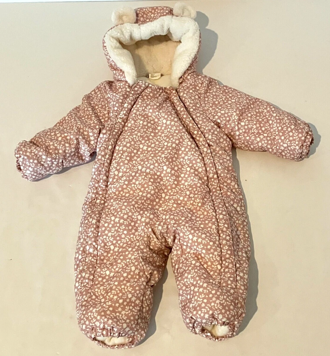 H&m baby girl clearance snowsuit
