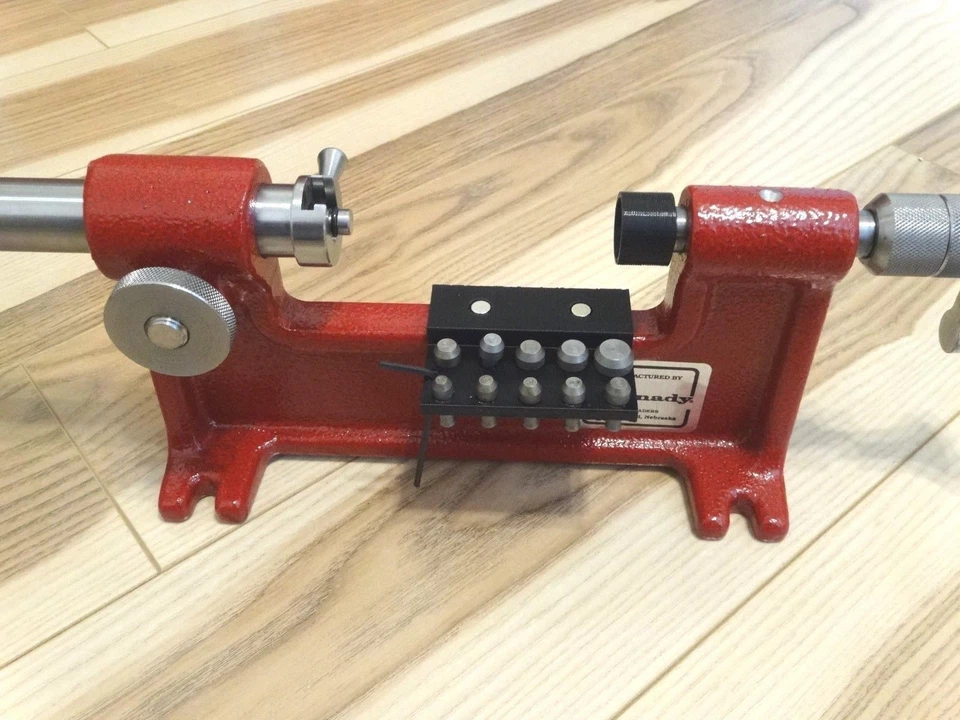 NUEVO estuche de latón virutas receptor de botes de latón, para la recortadora Hornady LNL Cam-lock. Foto 2 de 4