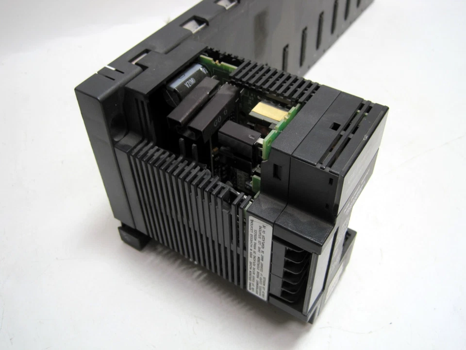 GE FANUC 系列 90-30 可编程控制器 10 插槽 CPU 底座带电源 — 第 3/4 张图片