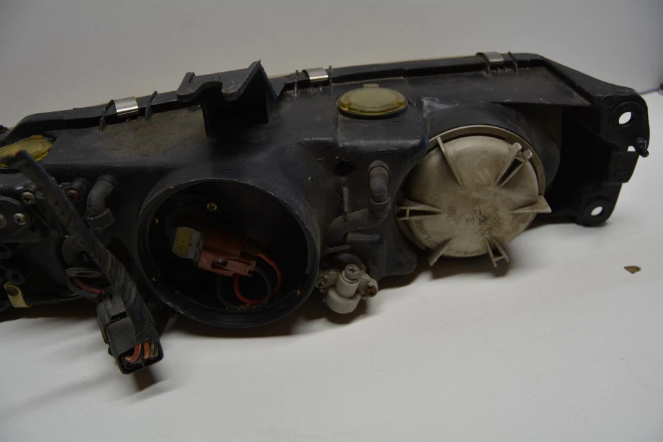 1992-1995 MAZDA 929 FRONT LEFT DRIVER SIDE HEADLIGHT OEM, 114-58304L - Image 4 of 4