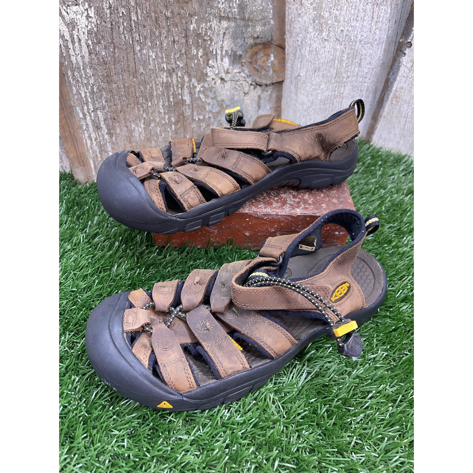 Scarpe da acqua Keen in pelle giovani 5