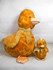 FAO Schwarz Fifth Avenue plush stuffed X large 22" Mom Duck  Her baby 10"