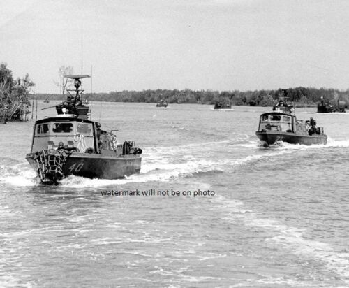U.S. Fast Patrol Craft Boats river patrolling 8"x 10" Vietnam War Photo 128 - 第 1/1 張圖片