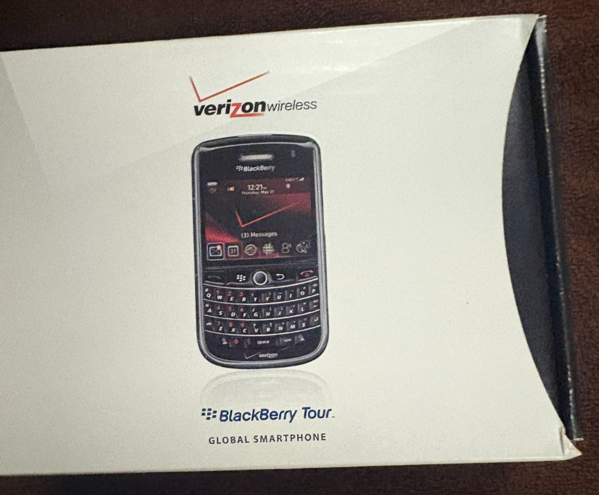 NIB SEALED BlackBerry Tour 9630 - 256 MB - Black (Verizon