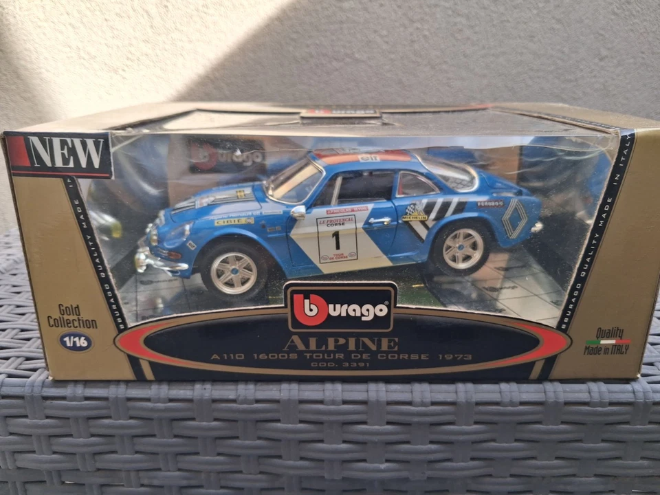 Bburago 1:16 Rara Alpine A110 1600S Tour De Corse 1973 Gold Collection, Cod 3391 - Immagine 2 di 4