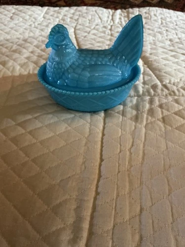 Vintage Westmoreland Blue Milk Glass "Hen On A Nest" Covered Dish 5 1/4.