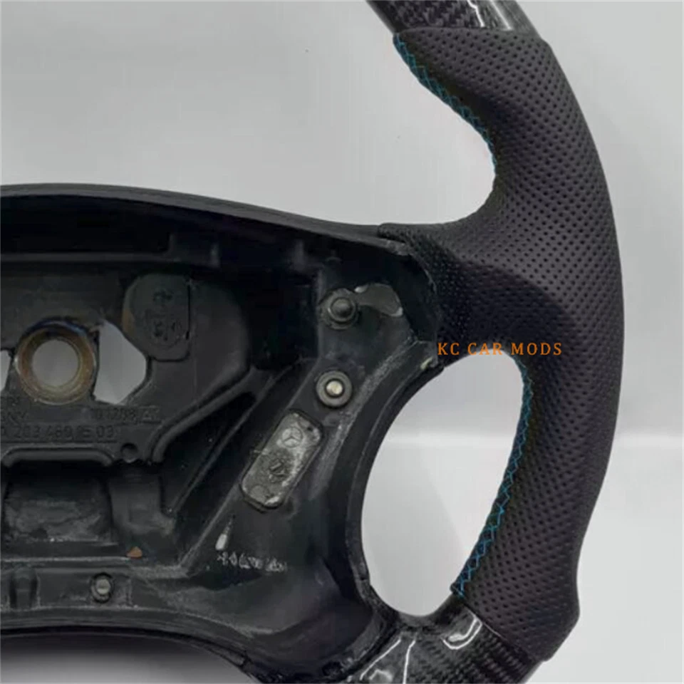 Volante de fibra de carbono puntada azul para Mercedes-Benz W203C32 AMG 2001-2006 Foto 4 de 4
