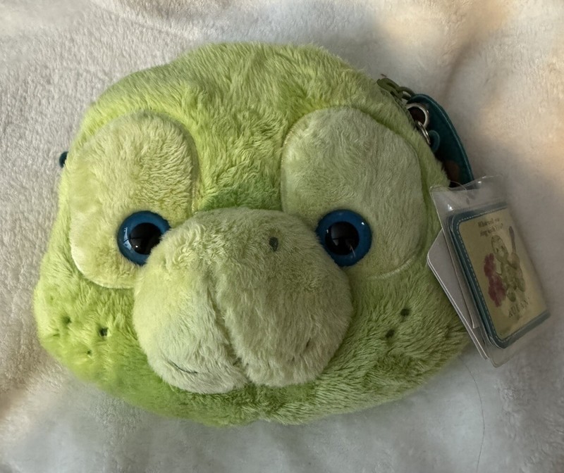 Disneys Aulani Resort Duffy Friends Olu the Turtle Plush Coin Purse NWT