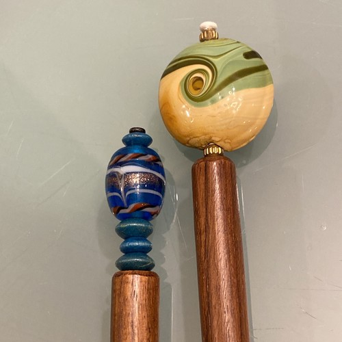 Vintage Kanzashi Set of 2 Wooden Hair Sticks Pins With Beads on Tips - Picture 4 of 7